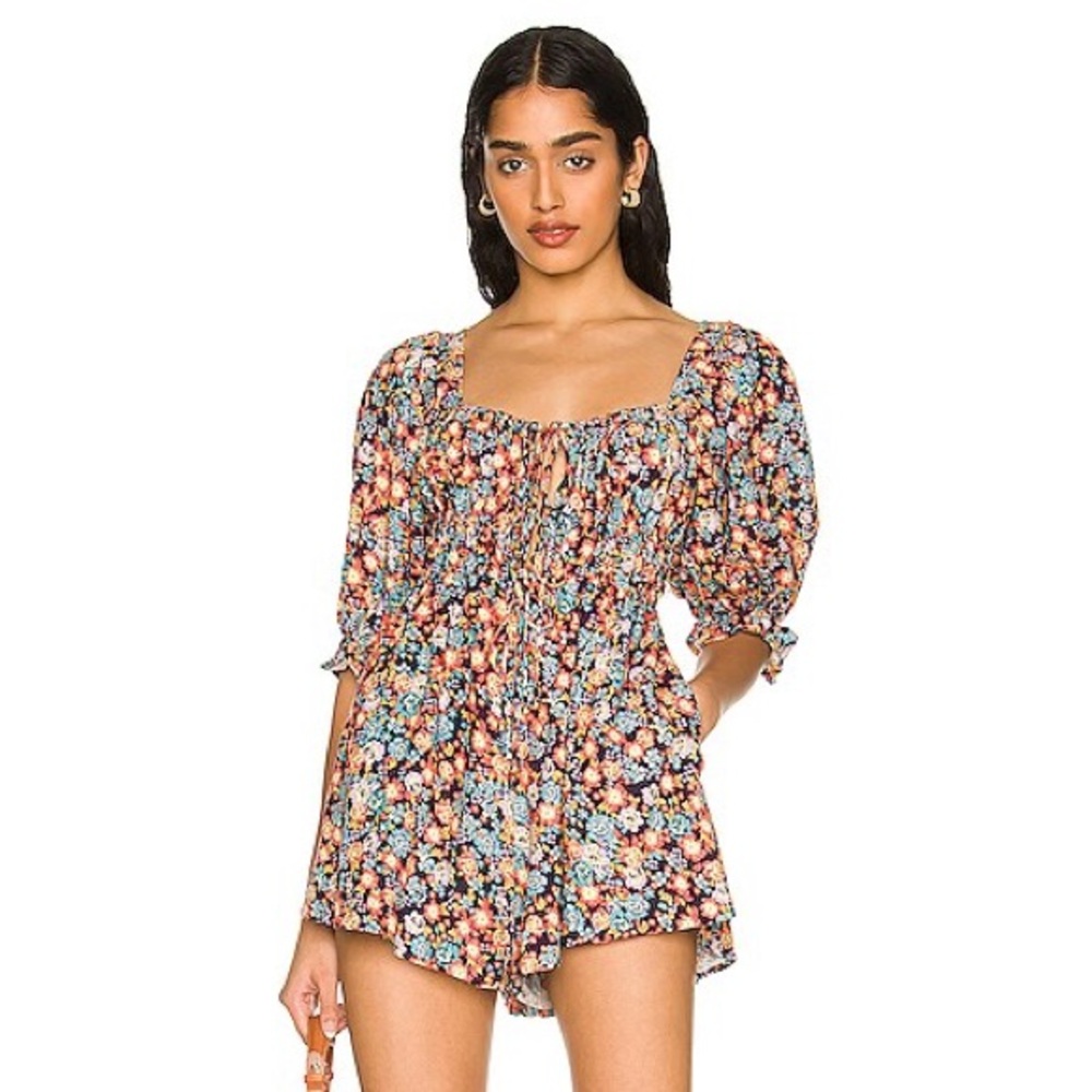 Free People

Show me love romper

Sold out on Revolve, new with tags!